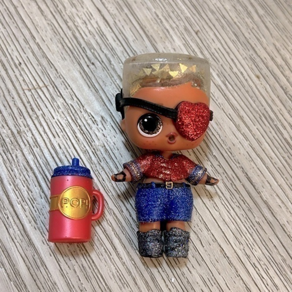 LOL Surprise!Glitter Winter Disco Soldier Boi Boy Big Brother Doll & accessories